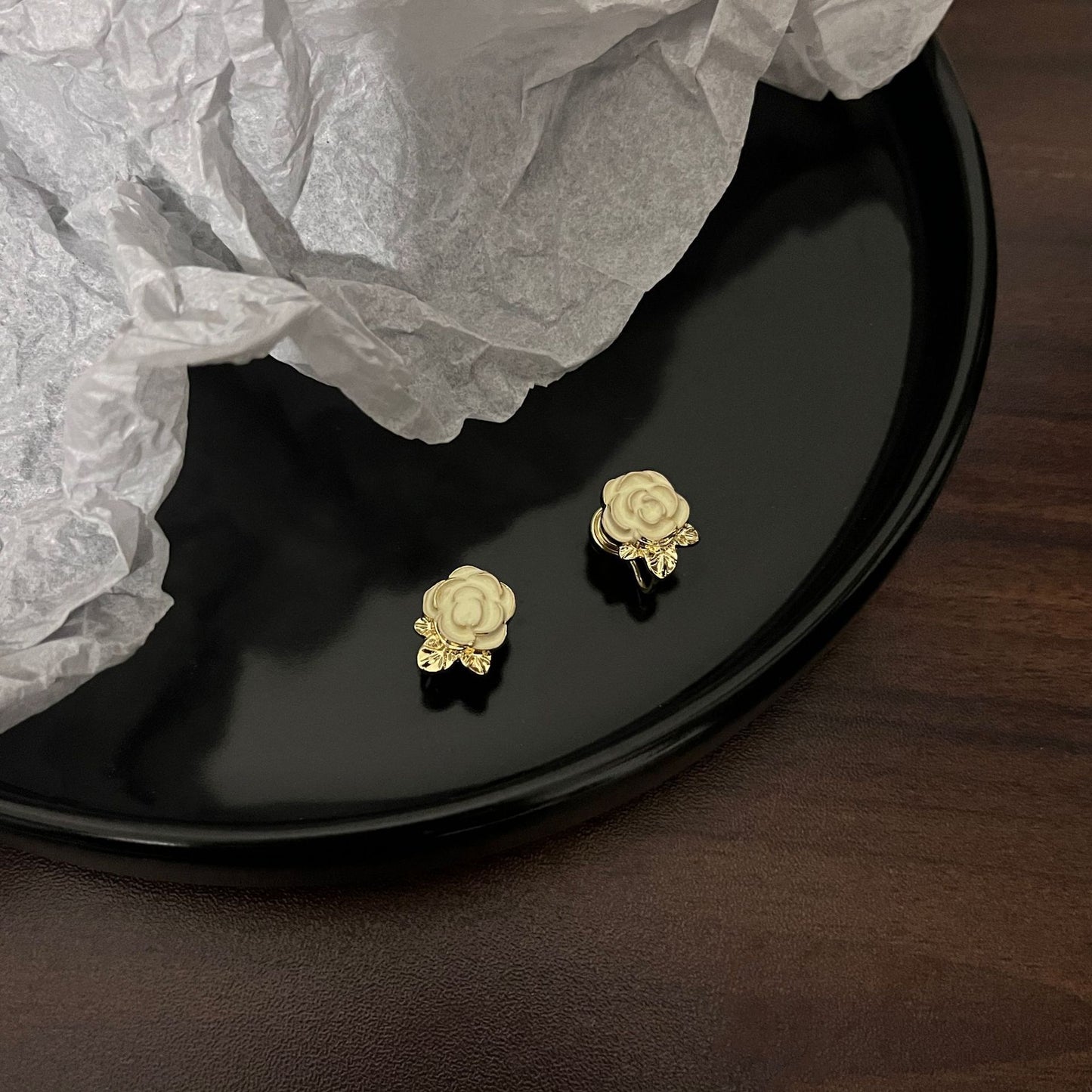 Pearl earrings without pierced ears
