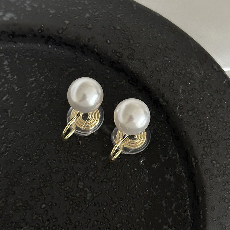 Pearl earrings without pierced ears