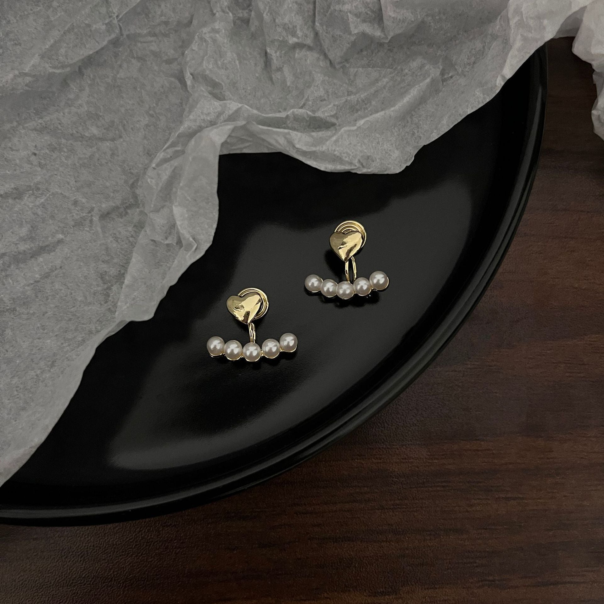 Pearl earrings without pierced ears