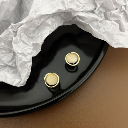 Pearl earrings without pierced ears