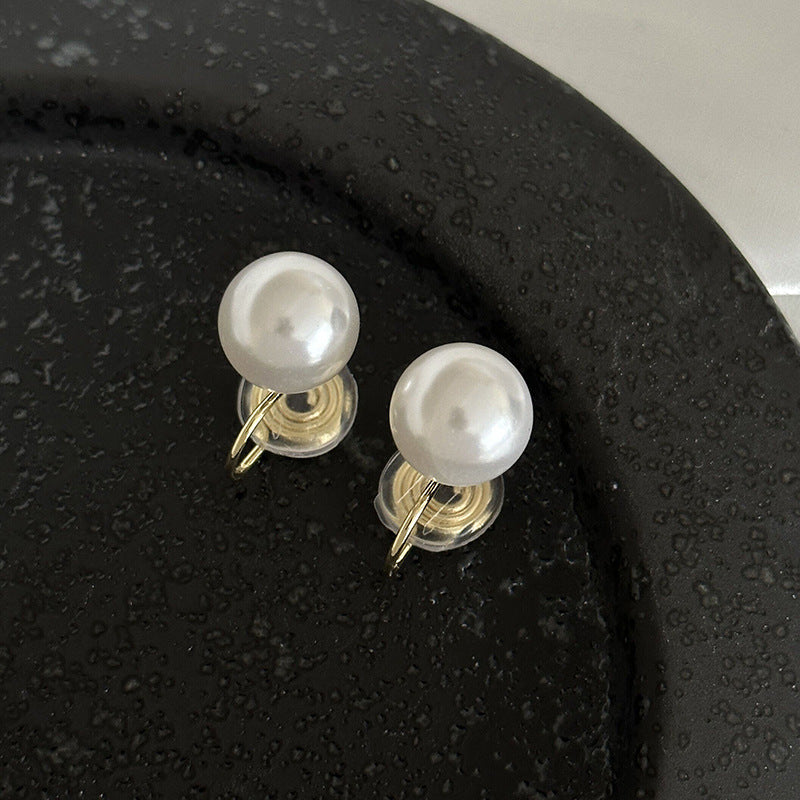 Pearl earrings without pierced ears