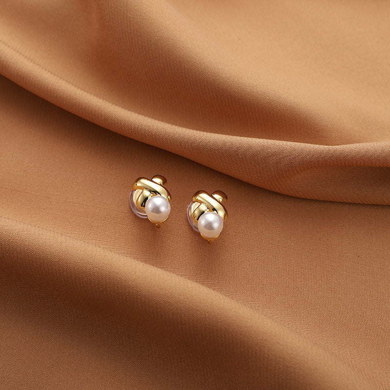 Pearl earrings without pierced ears