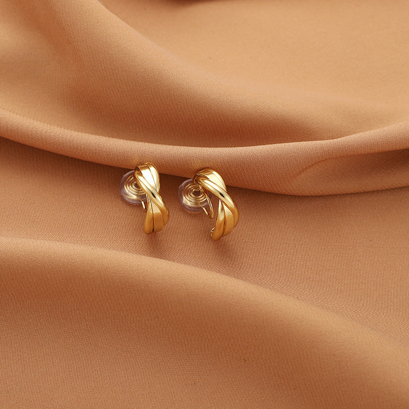 Pearl earrings without pierced ears