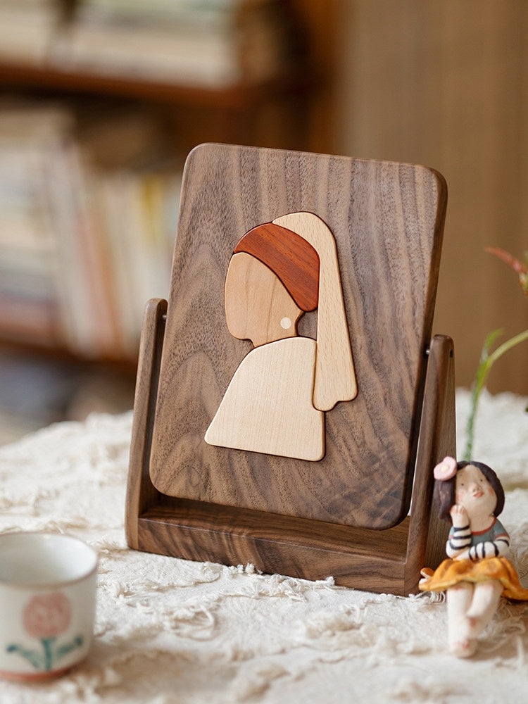 Pearl Girl Desktop Makeup Mirror