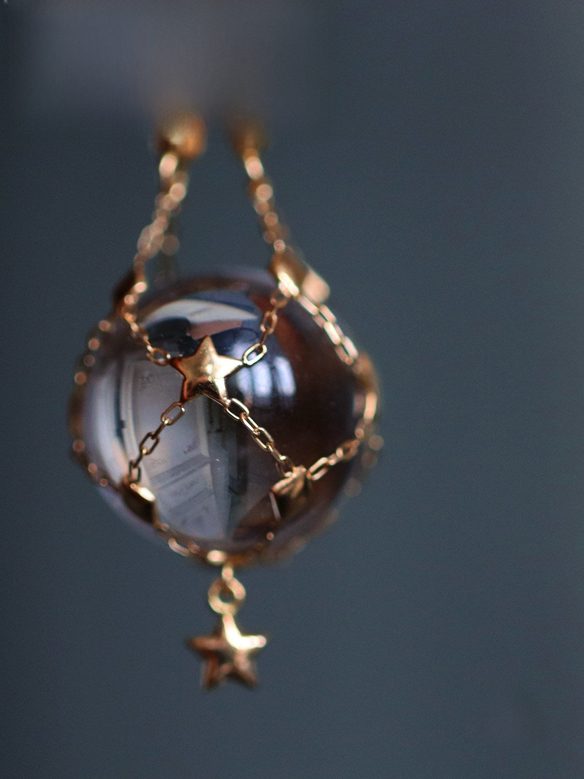 Pearl mesh crystal pendant