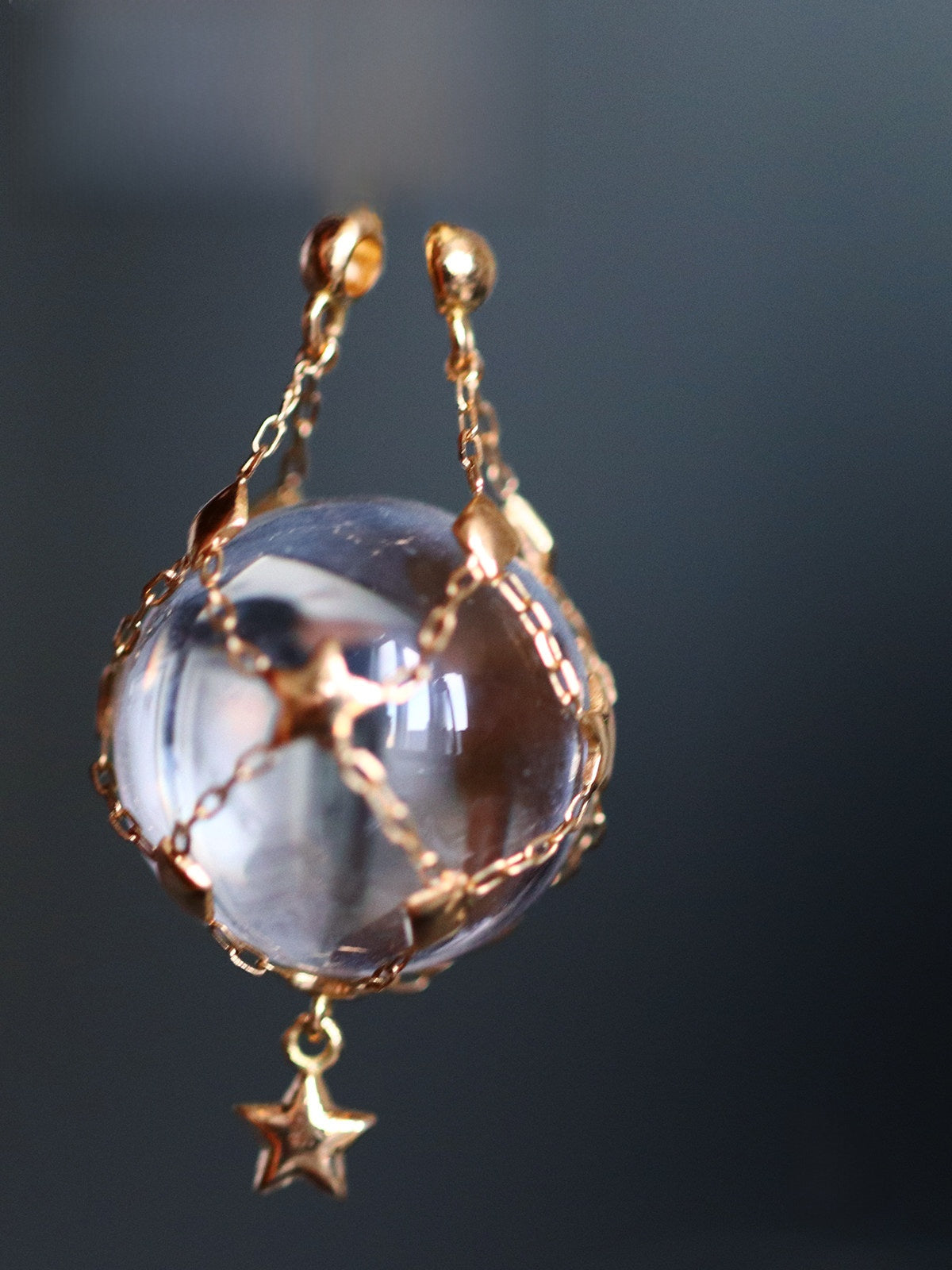 Pearl mesh crystal pendant