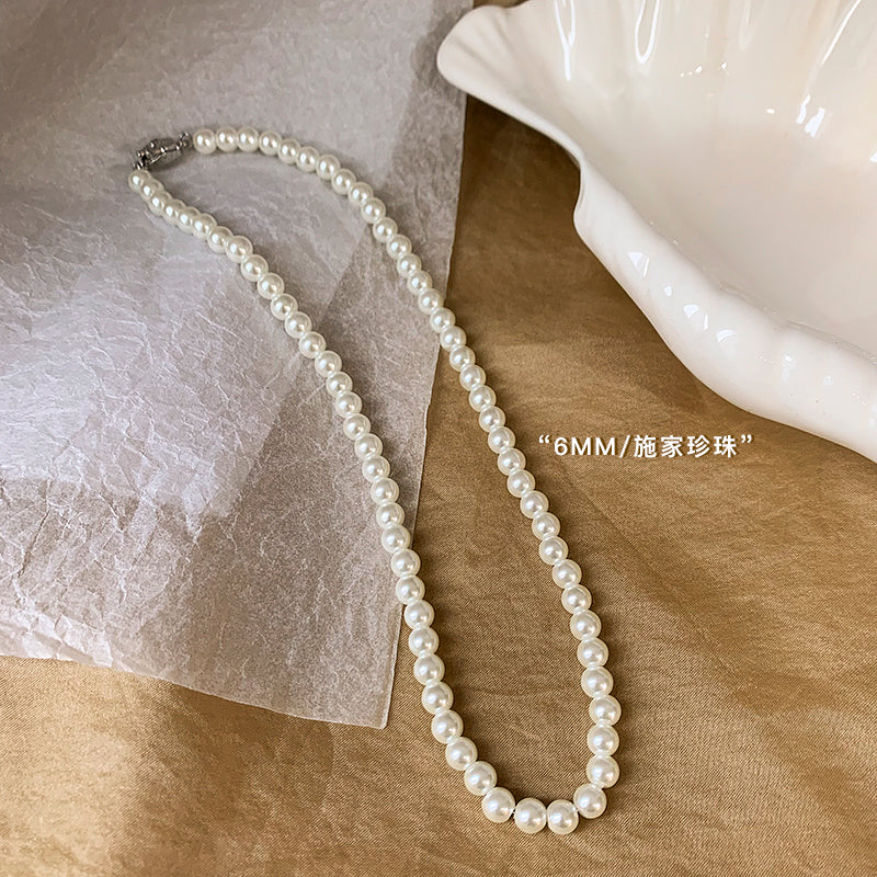 Pearl Necklace for women paired with cheongsam