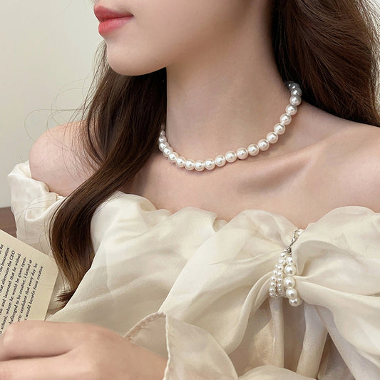 Pearl Necklace for women paired with cheongsam