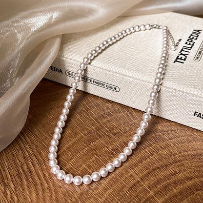 Pearl Necklace for women paired with cheongsam