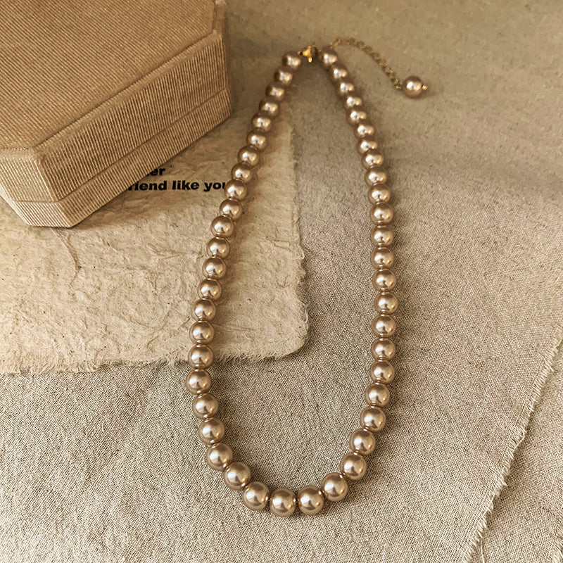 Pearl Necklace for women paired with cheongsam