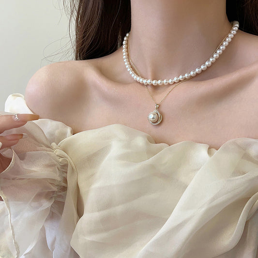 Pearl Necklace for women paired with cheongsam