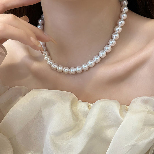 Pearl Necklace for women paired with cheongsam