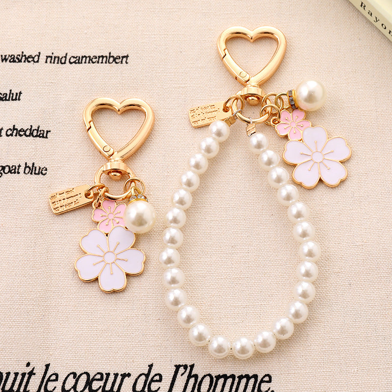 Pearl necklace pendant