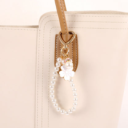 Pearl necklace pendant