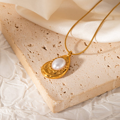 Pearl necklace