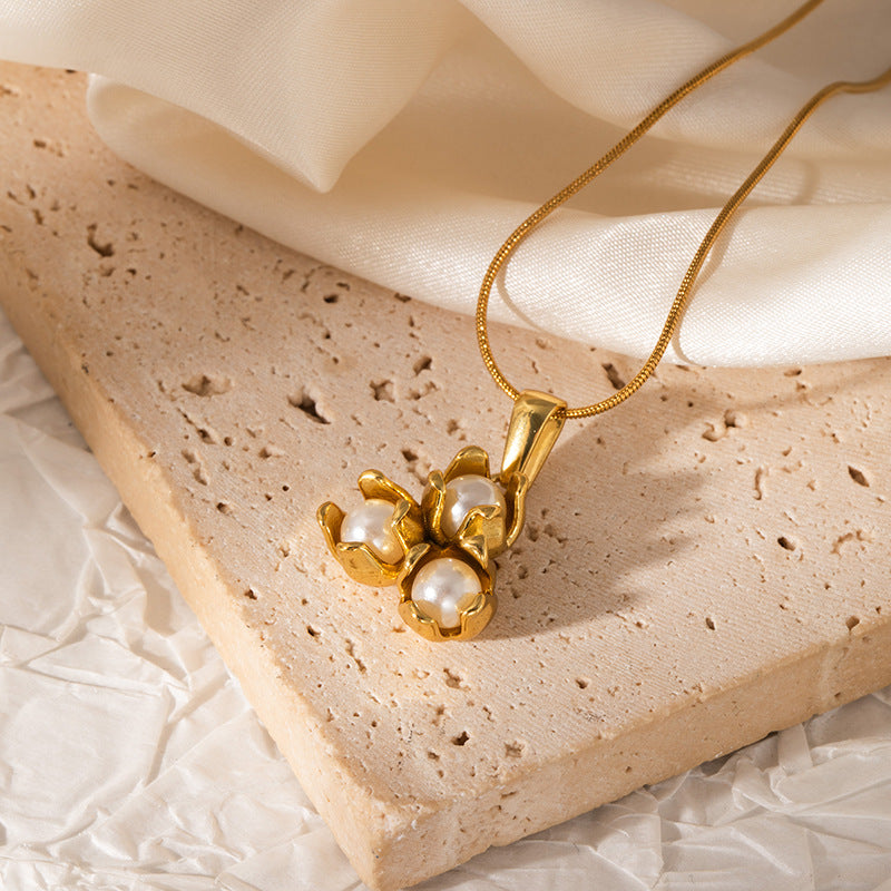 Pearl necklace