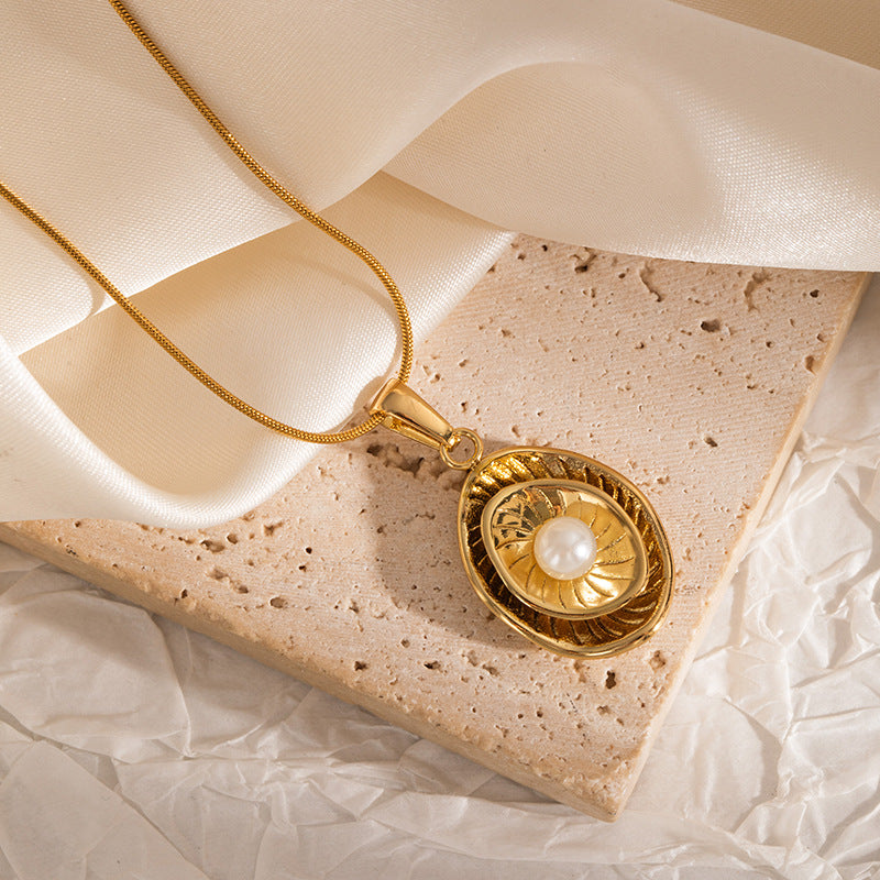Pearl necklace