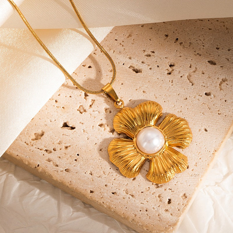 Pearl necklace