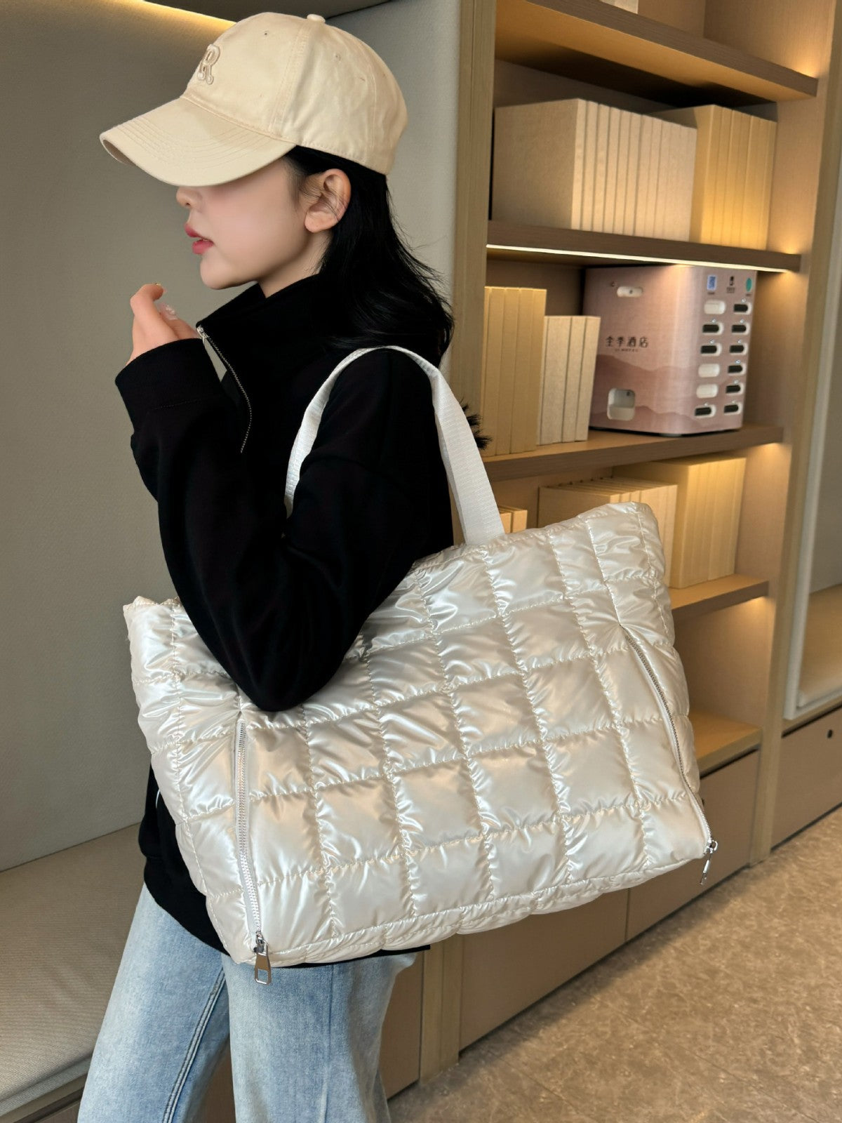 Pearlescent Two-Sided Dry-Wet Separation Tote Bag