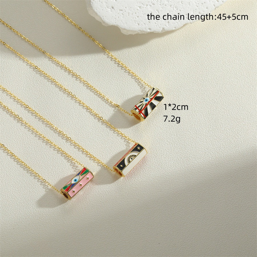pendant necklace