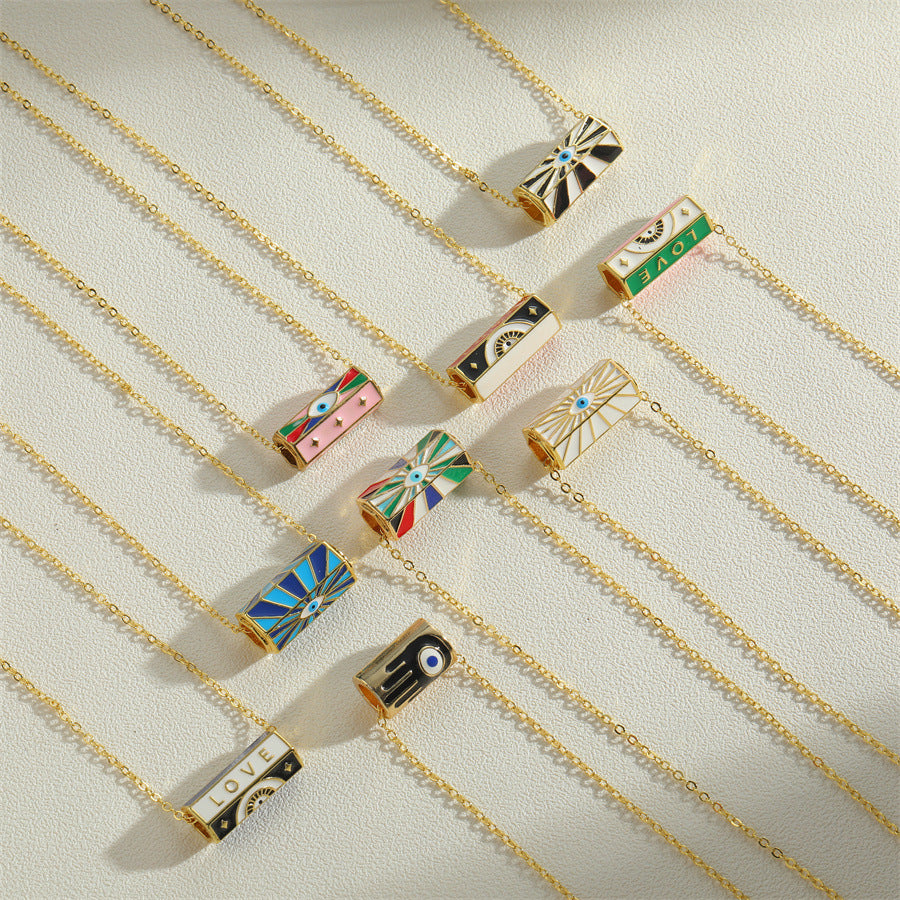 pendant necklace