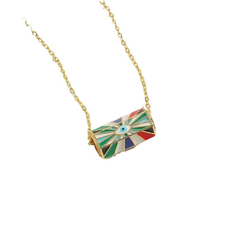 pendant necklace