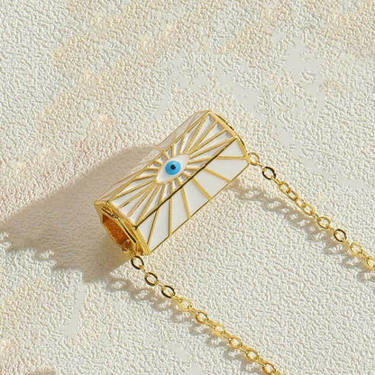 pendant necklace