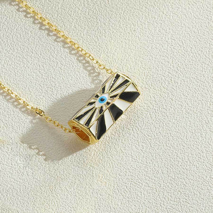 pendant necklace