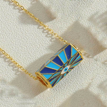 pendant necklace