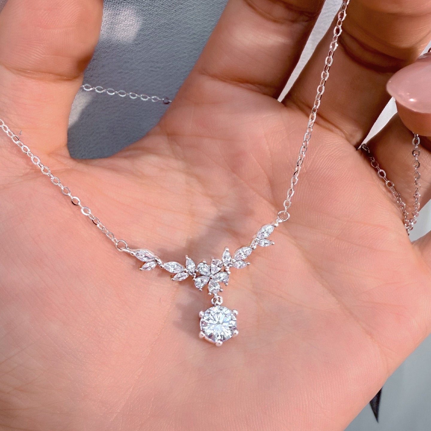 Pendant necklace