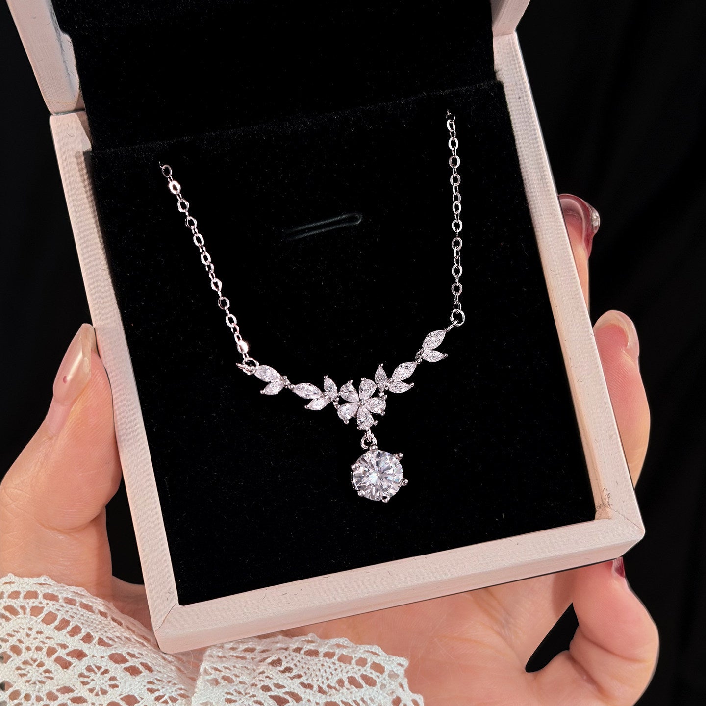 Pendant necklace