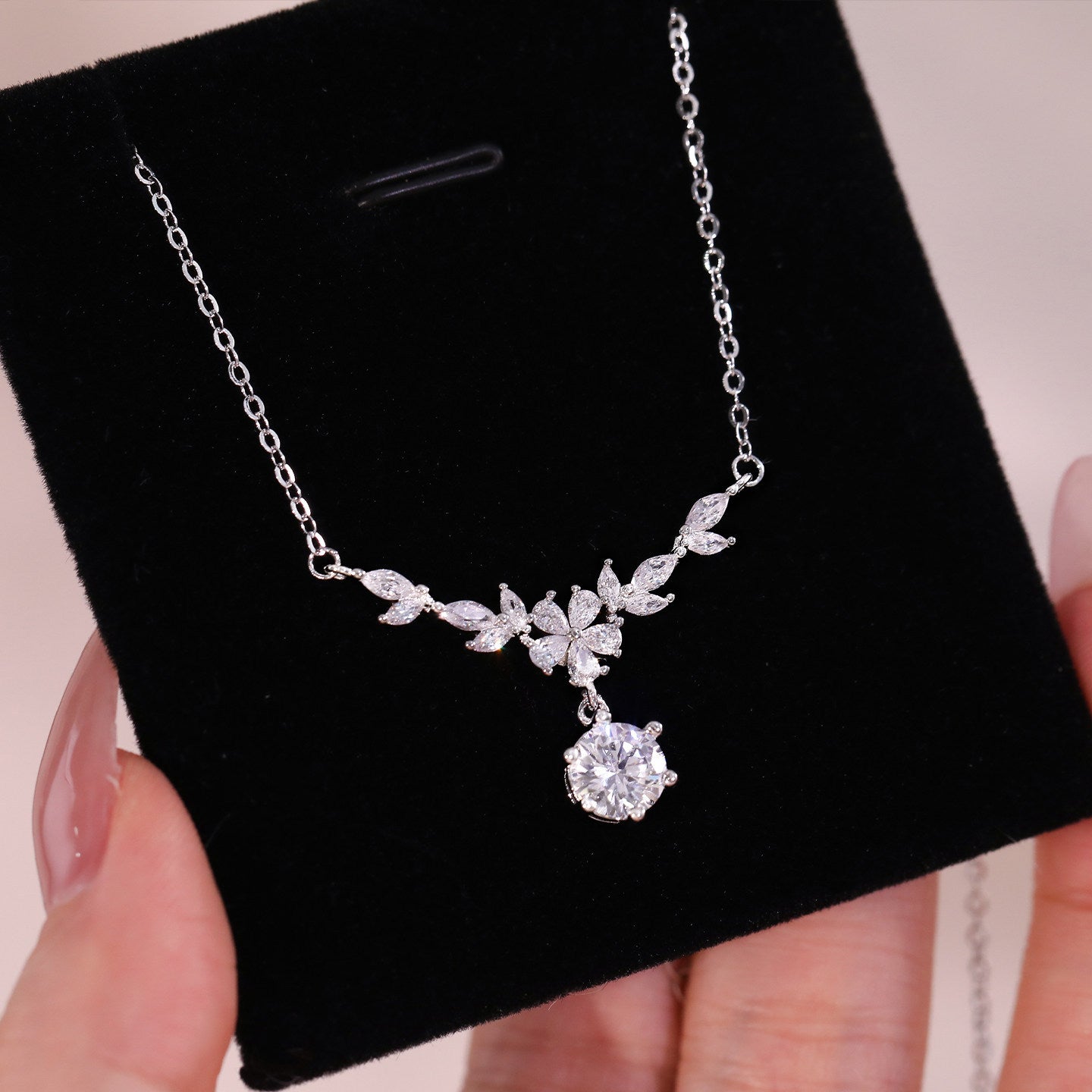 Pendant necklace