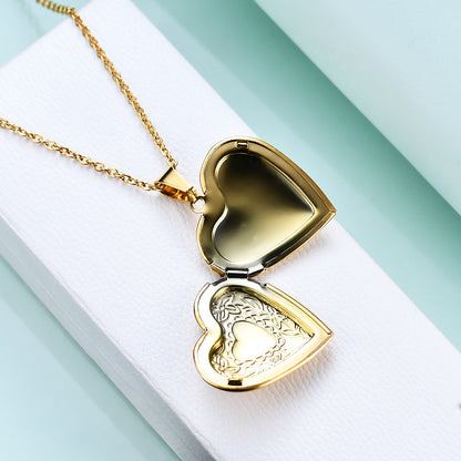 Personalized Heart-Shaped Pattern Openable Photo Frame Necklace
