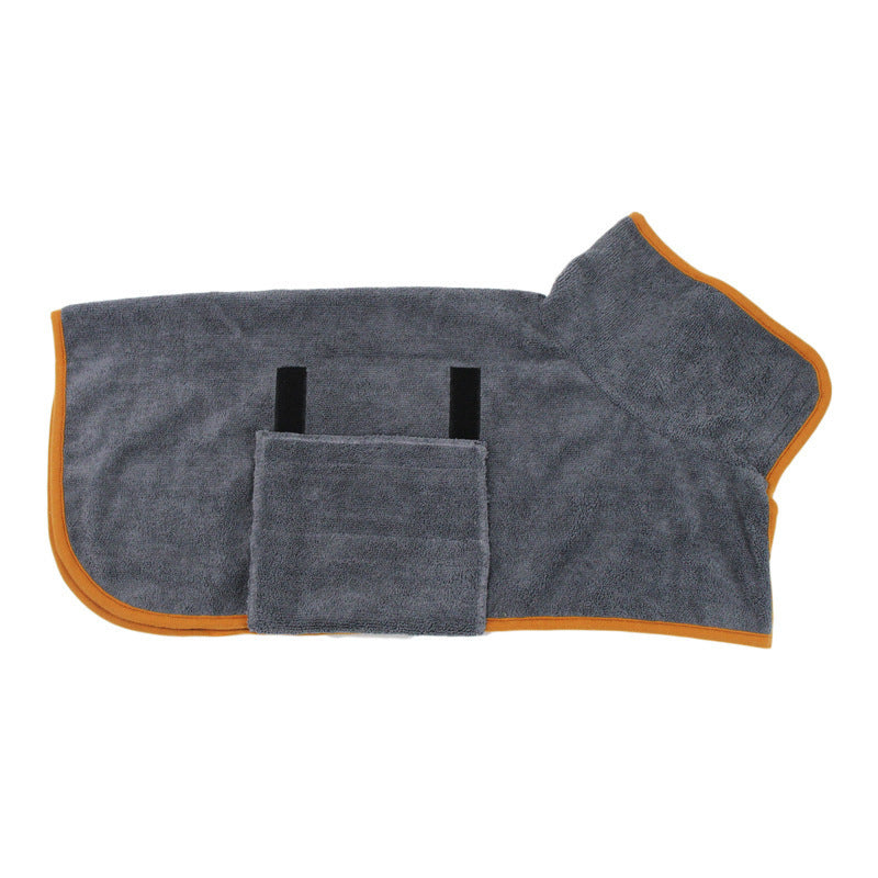 Pet bathrobe that completely covers the body