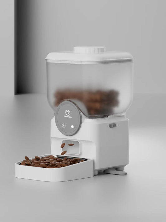 Pet feeder