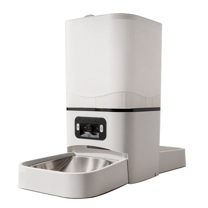Pet feeder