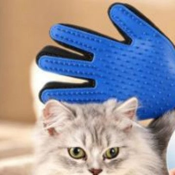 Pet grooming gloves
