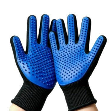 Pet grooming gloves