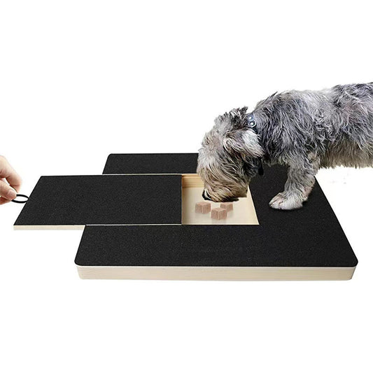 Pet scratching board