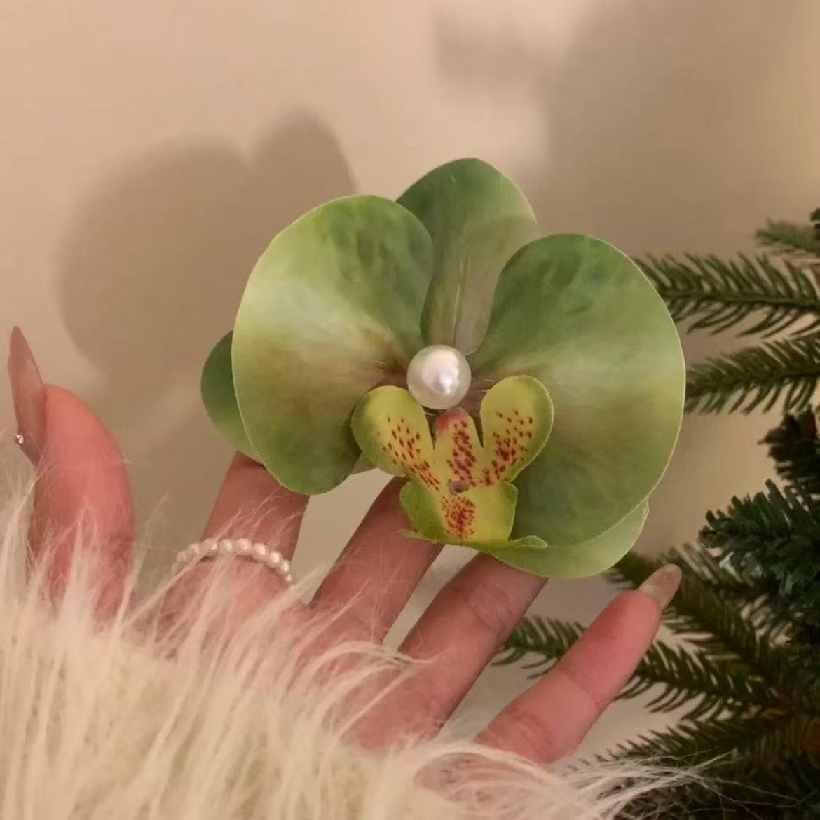 Phalaenopsis hairpin