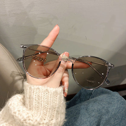 Photochromic Prescription Glasses with Oval Frame