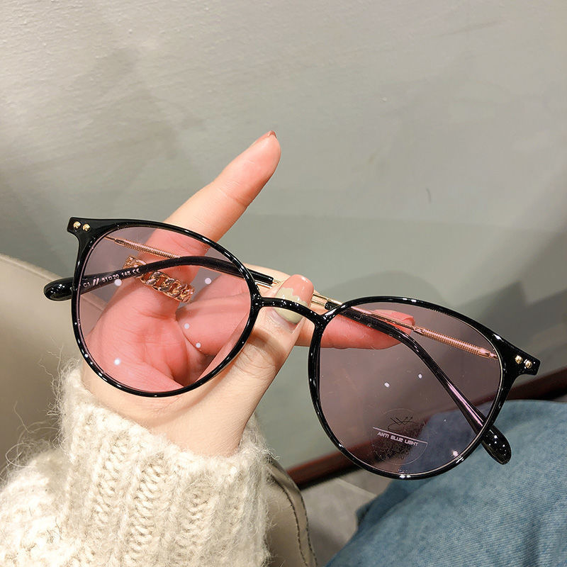 Photochromic Prescription Glasses with Oval Frame