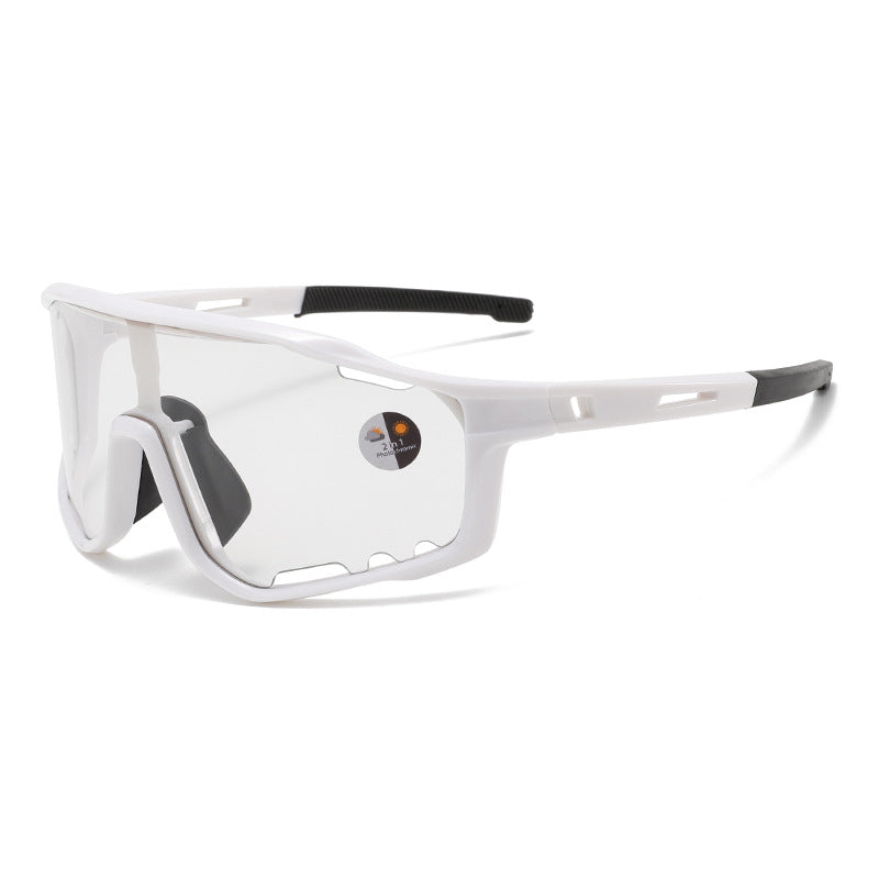 Photochromic sunglasses