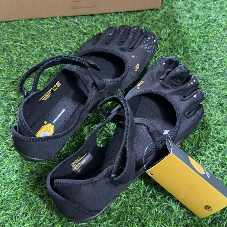 Pilates split-toe dance shoes