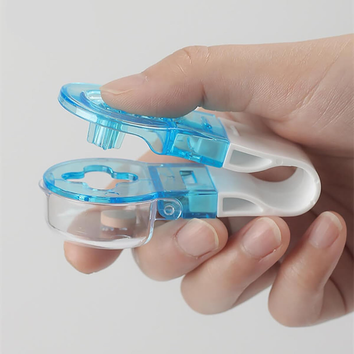 Pill dispenser