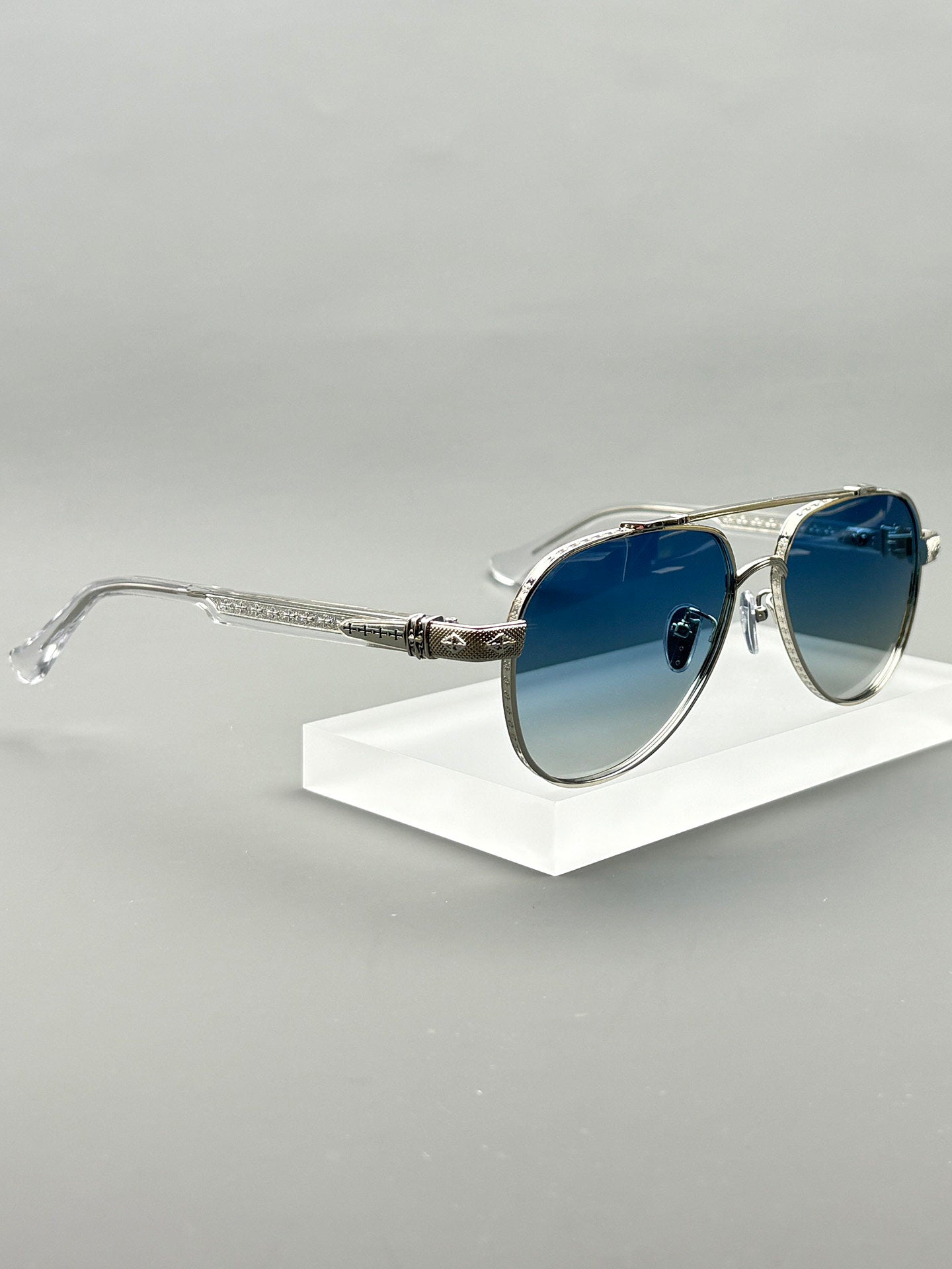 Pilot-Style Oversized Sunglasses