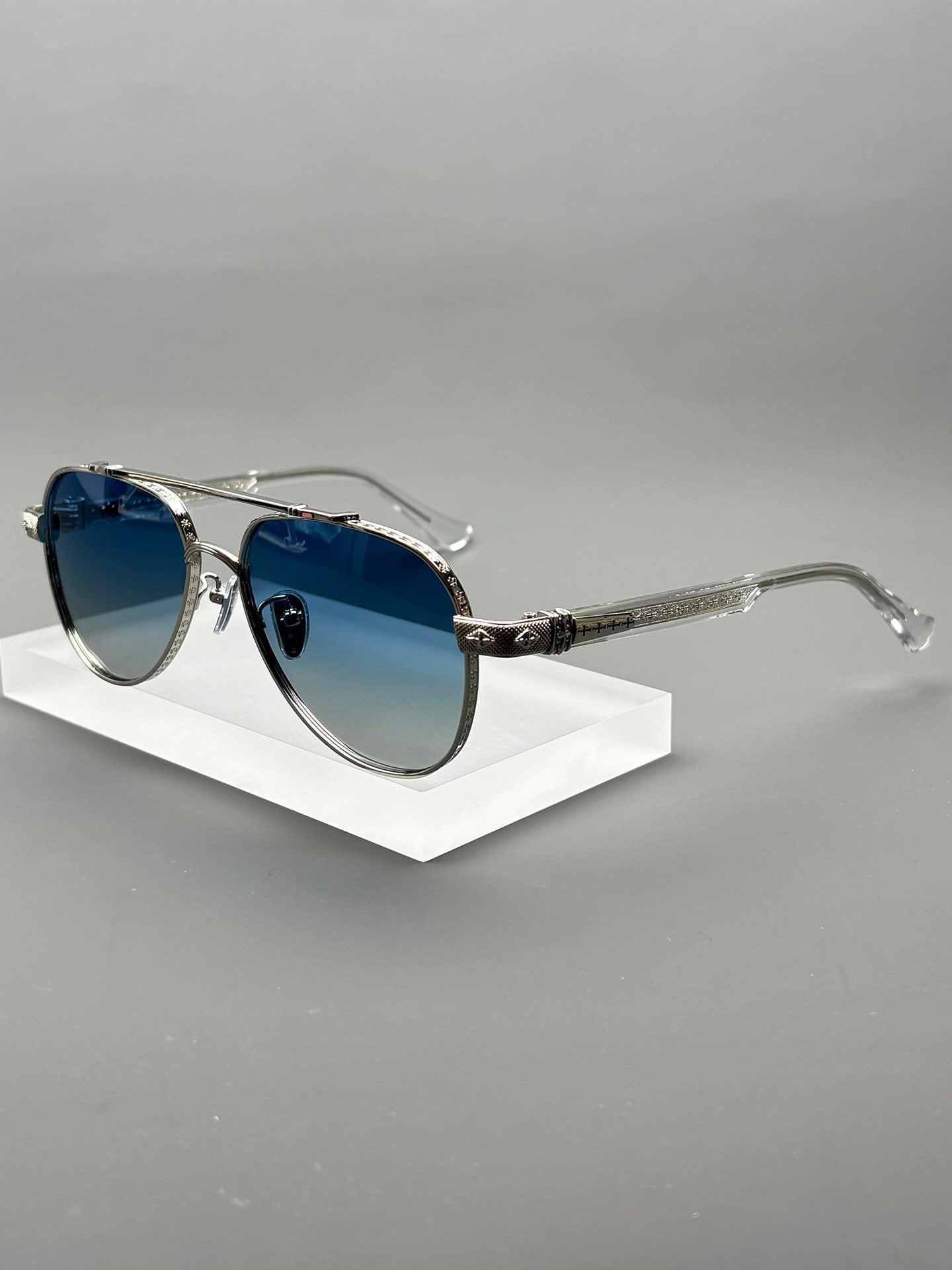 Pilot-Style Oversized Sunglasses