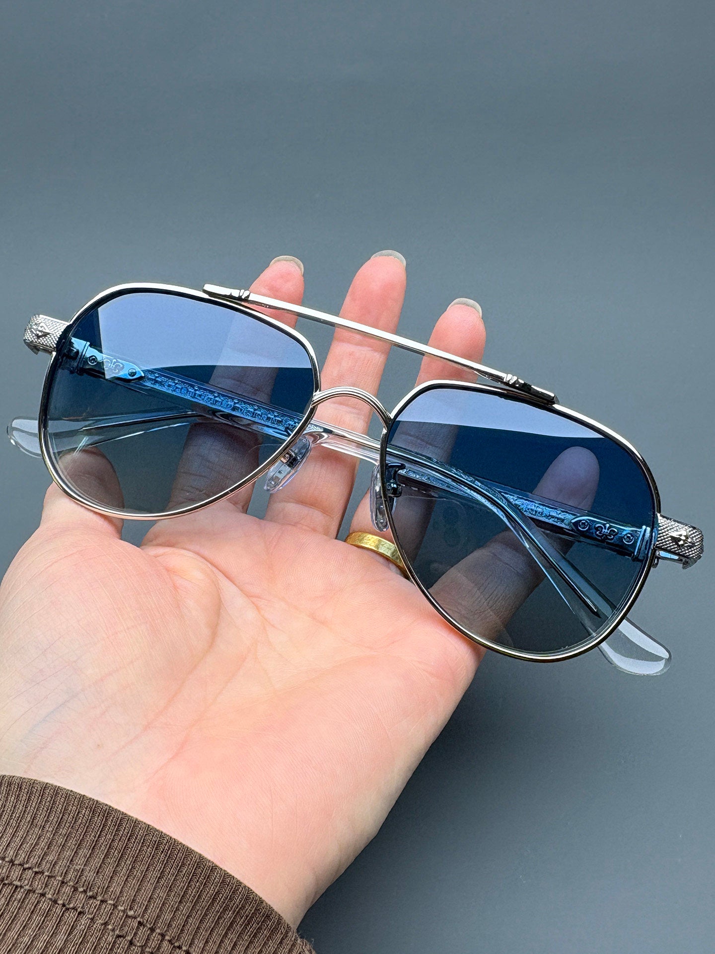 Pilot-Style Oversized Sunglasses