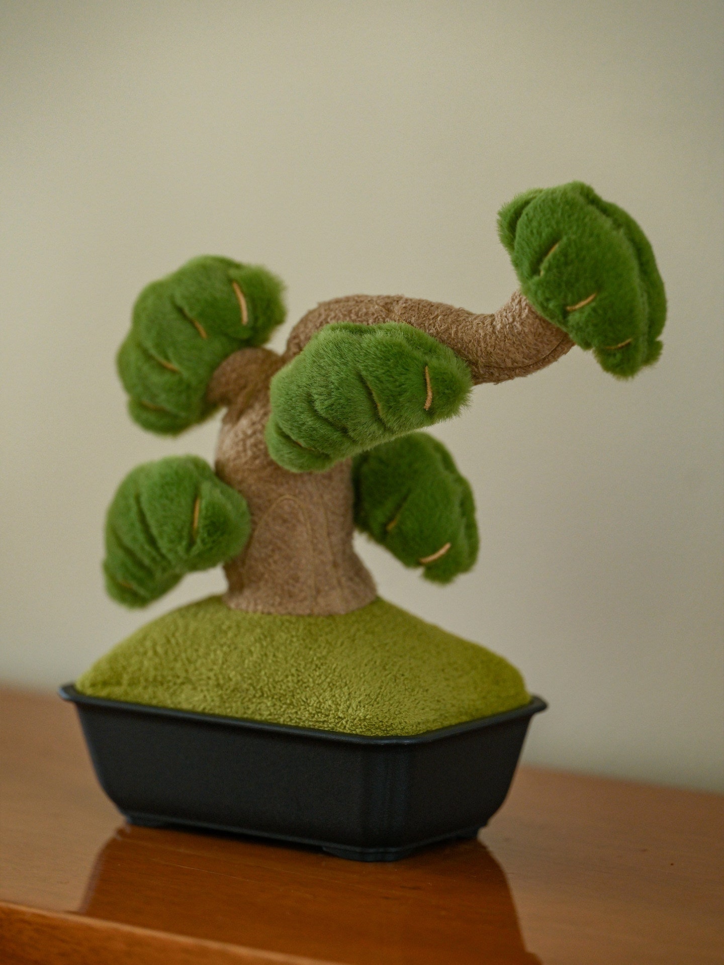 Pine tree desktop ornament