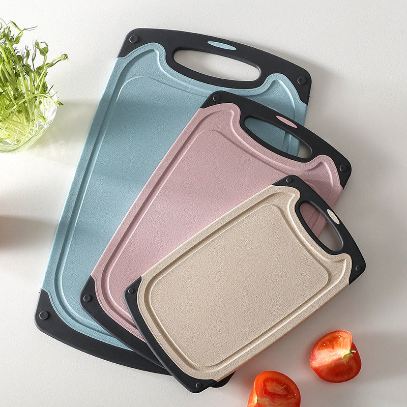 Plastic chopping board